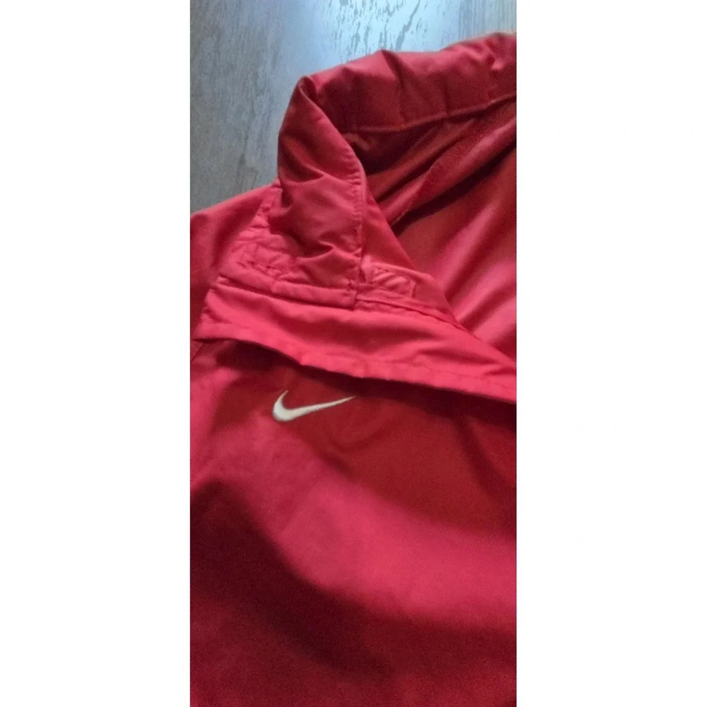 Nike Team Fit Dry Red Windbreaker Jacket Vintage Y2K With Roll Down Hood Men L